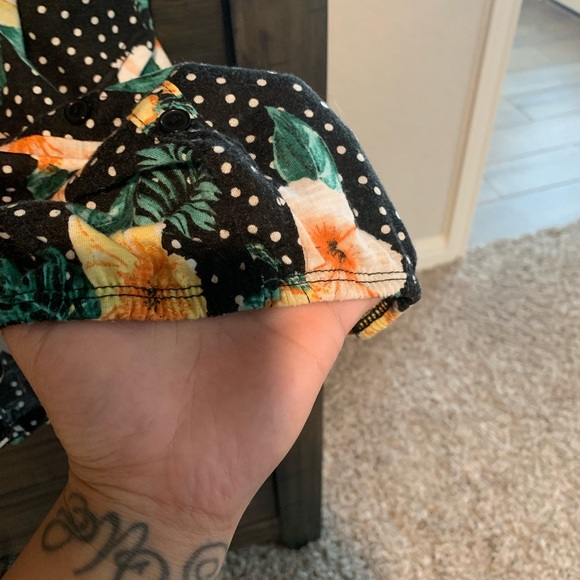 Florals top - Picture 3 of 4